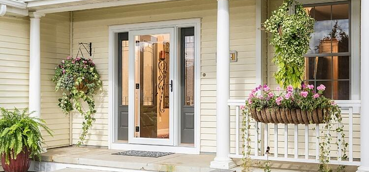 screen door installation in South Bradenton